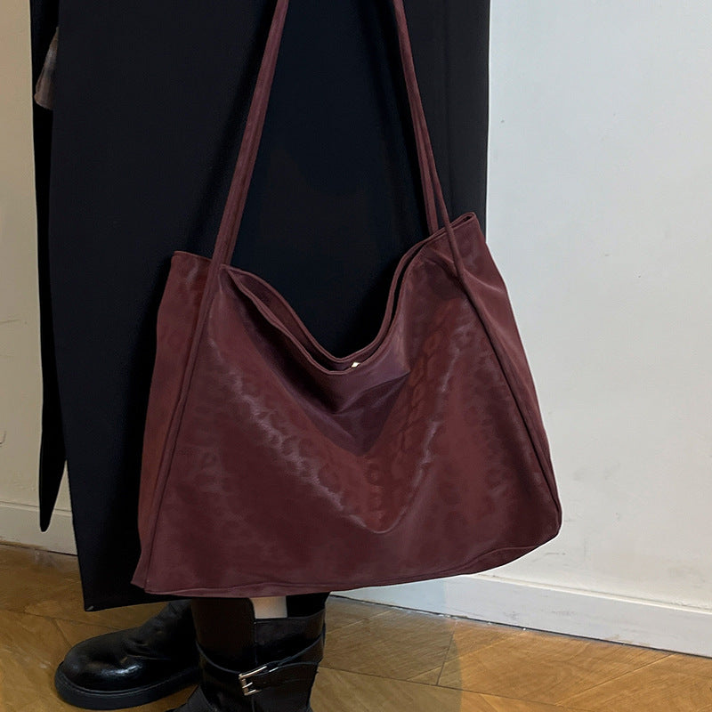 Damen Umhängetasche aus hochwertigem Kunstleder mit elegantem Leopardenmuster Nord Taschen