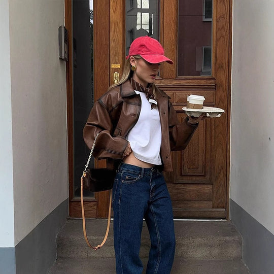Damen Kurzjacke aus veganem Leder im Cropped-Boxy-Schnitt mit Hemdkragen Nord Taschen