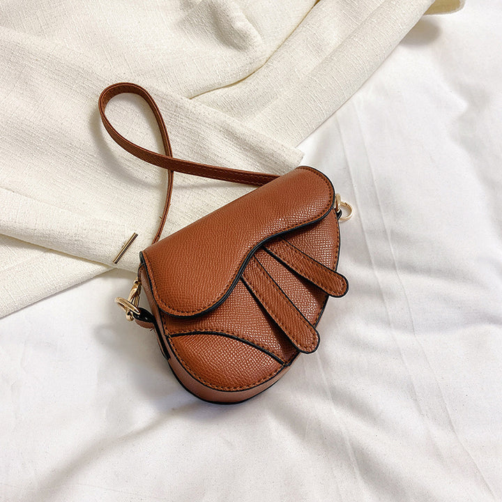 Damen elegante Umhängetasche mit einzigartigem Faltendesign und verstellbarem Riemen Nord Taschen