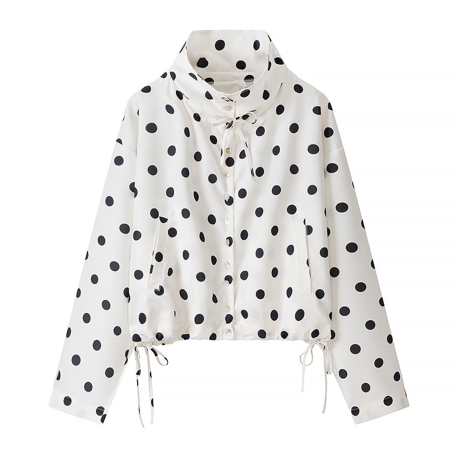 Damen Kurzjacke im Regenparka-Stil mit Stehkragen, Tunnelzug und Punkteprint Nord Taschen