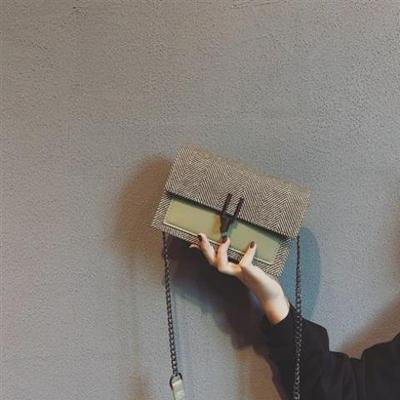Damen Designer Umhängetasche mit strukturiertem Stoff und elegantem Verschluss Nord Taschen