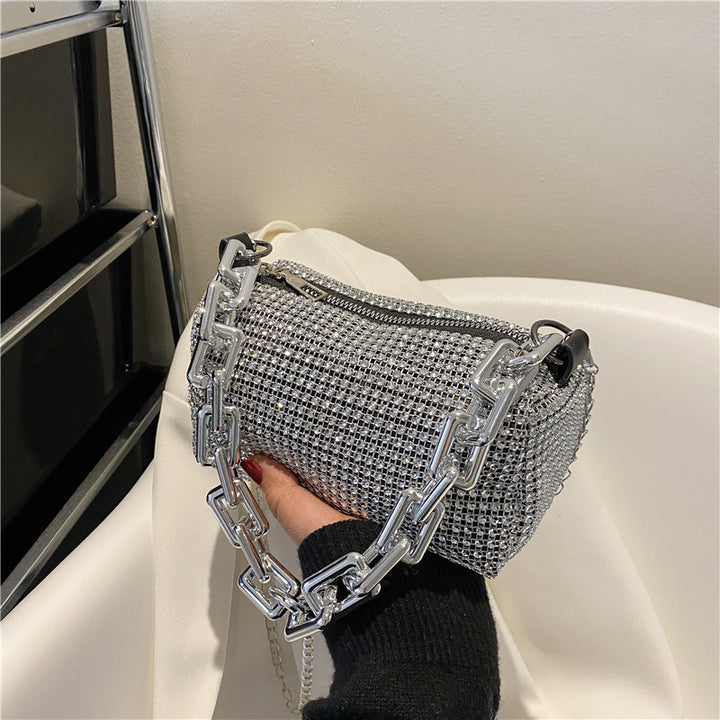 Damen Glamouröse Clutch mit Kettenakzent Nord Taschen