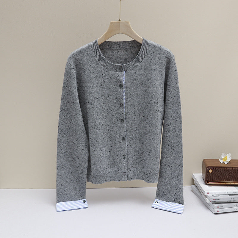 Damen Kurz geschnittener Feinstrick-Cardigan mit kontrastierenden Hemdblusenmanschetten Nord Taschen