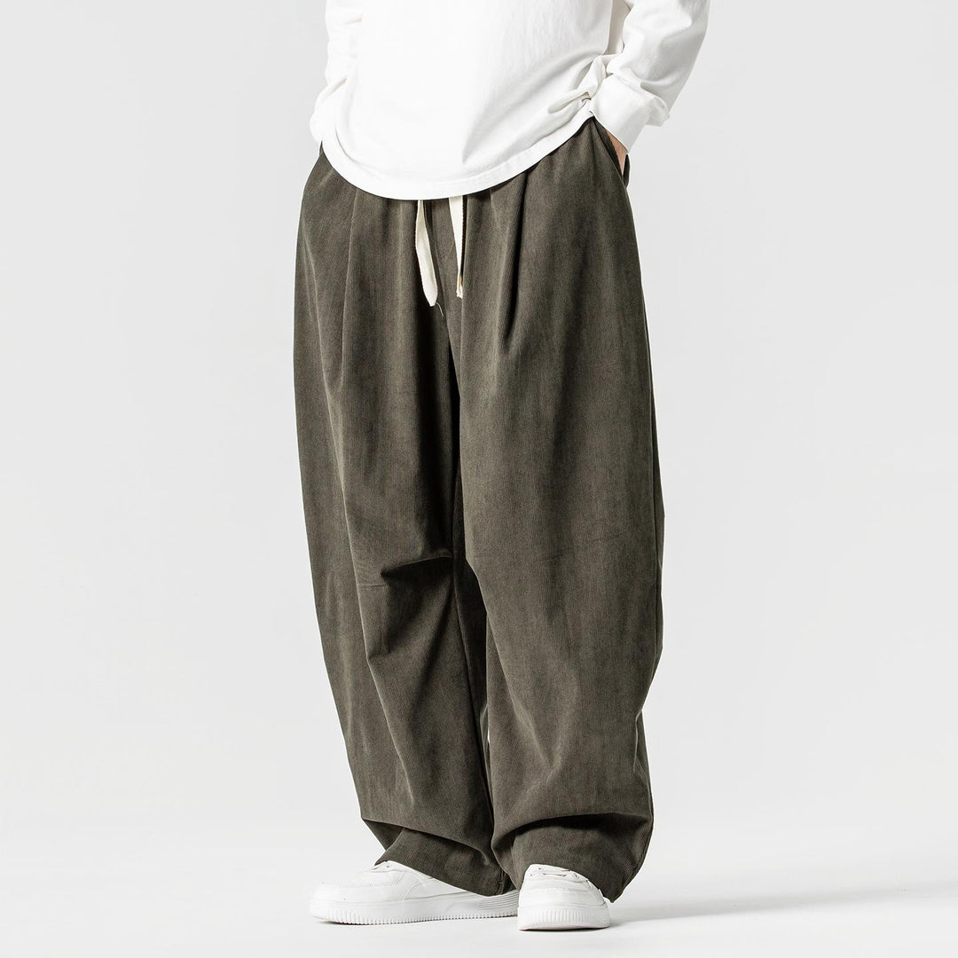 Herren weite Cordhose mit Tunnelzug, Bundfalten und relaxed Fit Nord Taschen