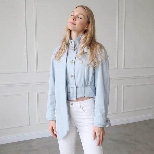 Damen Taillierte Cropped-Jacke mit überlanger Schluppe & breitem Taillengürtel Nord Taschen