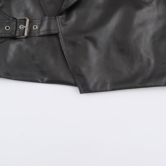 Damen Cropped Lederoptik-Jacke mit übergroßem Schalkragen und taillierendem Schnallenriemen Nord Taschen