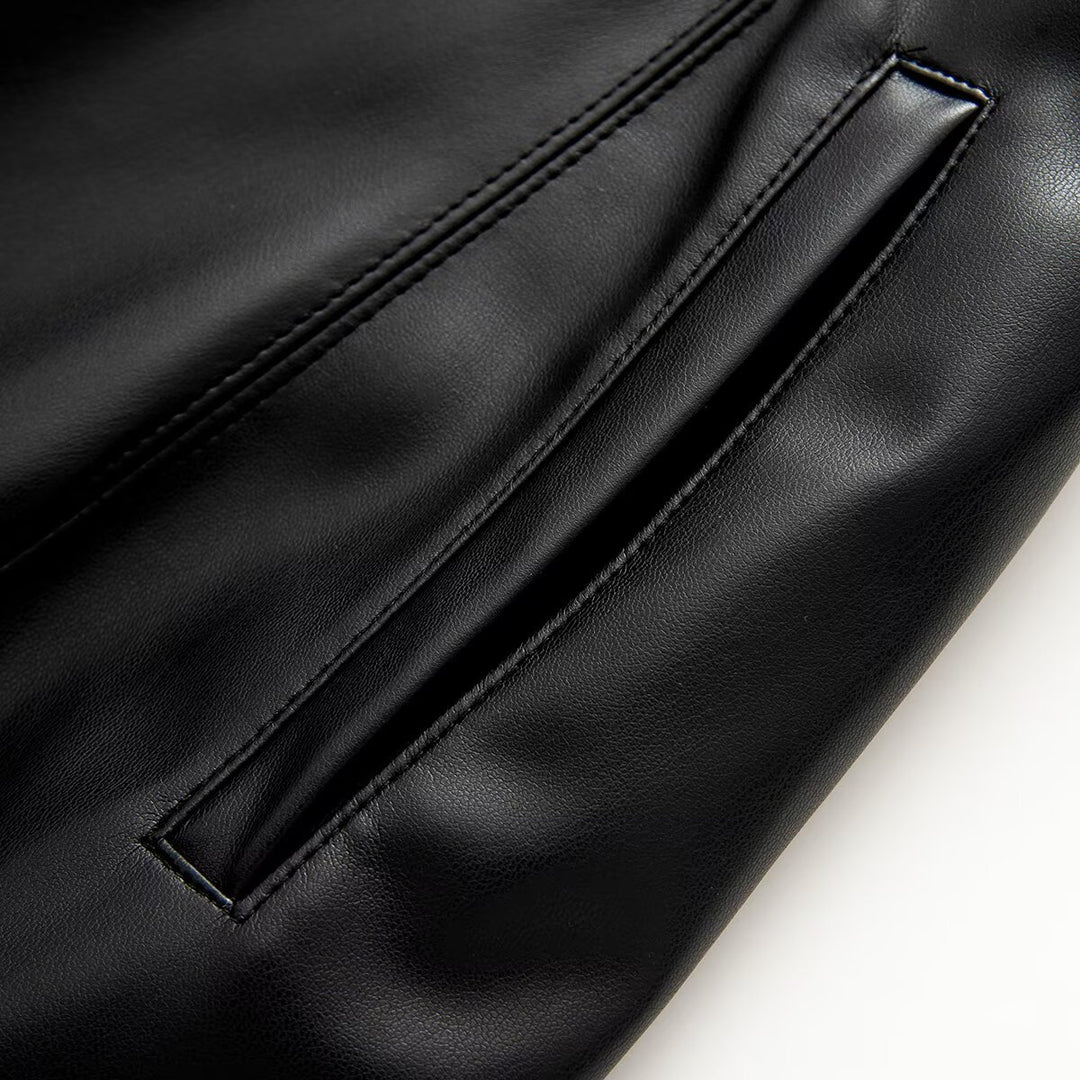 Damen Langer veganer Lederblazer mit Schalkragen, taillierter Doppelknopf-Optik und Eingrifftaschen Nord Taschen