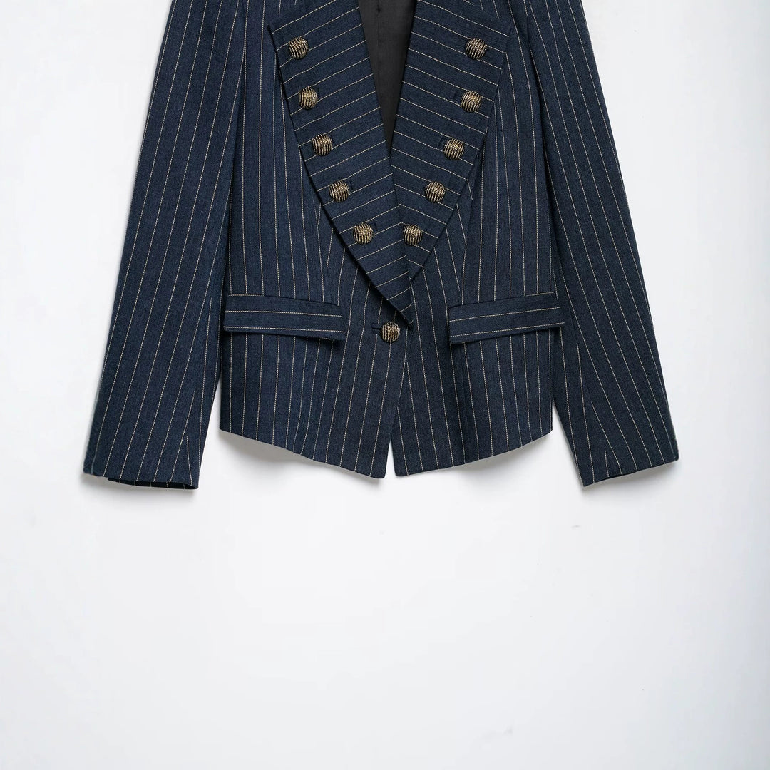 Damen Cropped-Blazer im Nadelstreifen mit doppelseitiger Zierknopfleiste und Schulterriegeln Nord Taschen