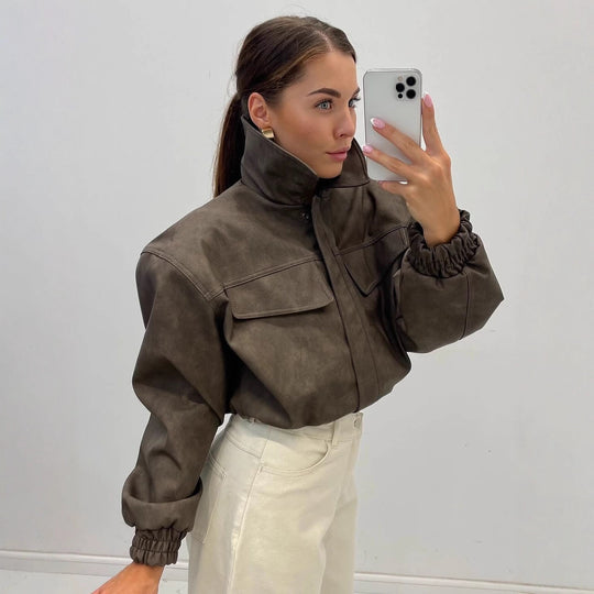 Damen Kurz geschnittene Kunstlederjacke mit aufgesetzten Brusttaschen Nord Taschen