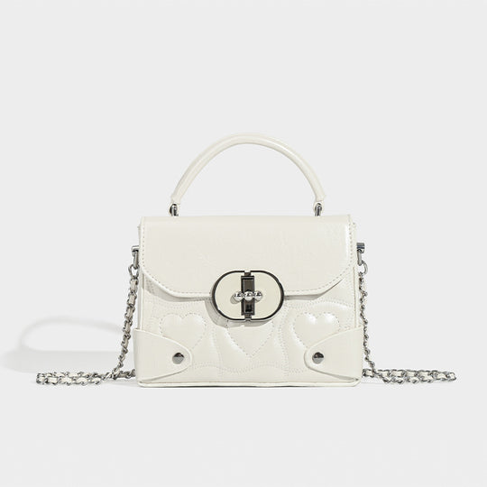 Damen Handtasche mit herzförmigem Design und schickem Kettenriemen Nord Taschen