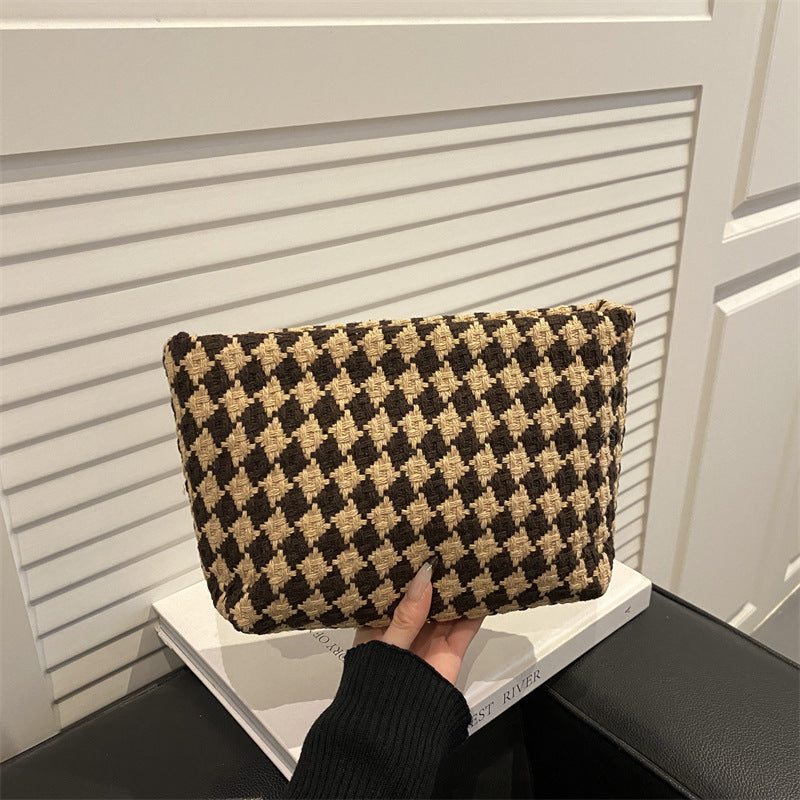 Damen Clutch mit geometrischem Muster Nord Taschen