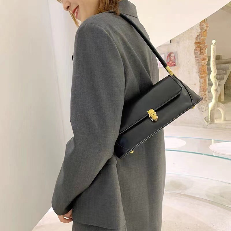 Damen Clutch-Tasche mit minimalistischer Silhouette und elegantem Klappenverschluss Nord Taschen