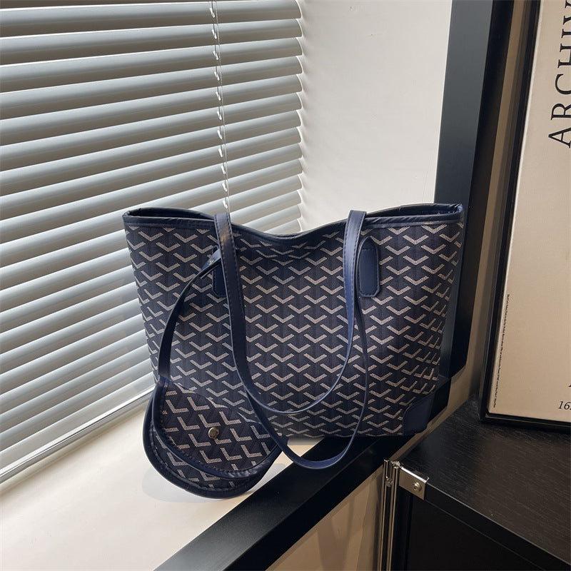Damen Shopper-Tasche mit praktischer Innentasche und modernem Design Nord Taschen