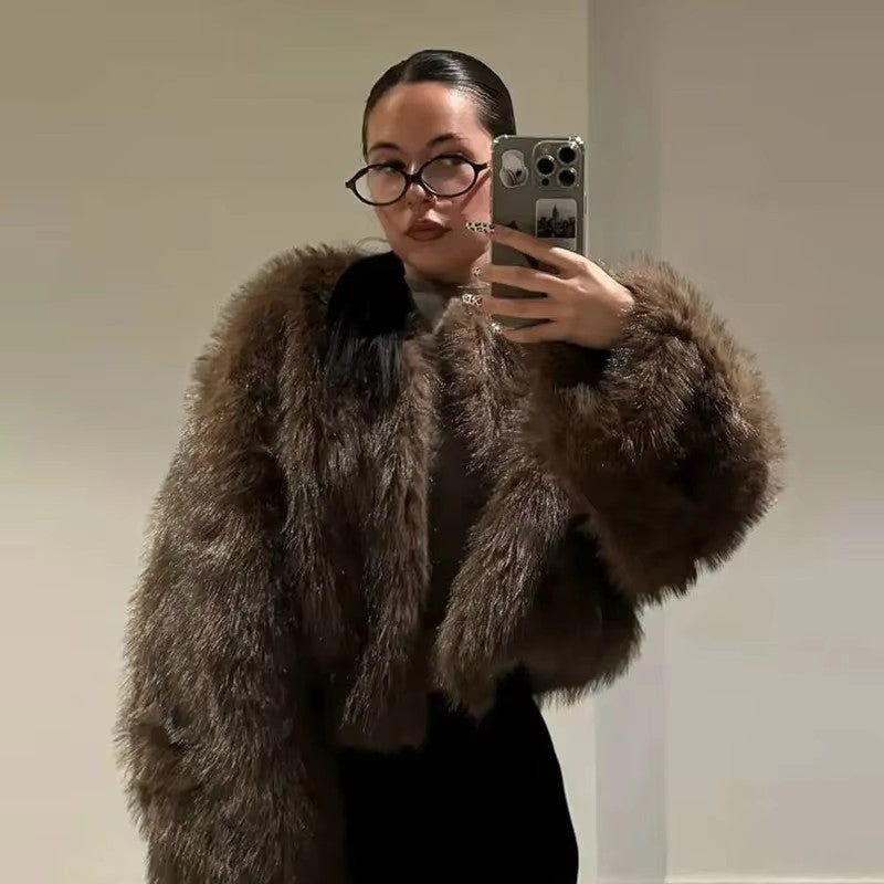 Damen Kurzjacke aus luxuriösem Hochflor‑Faux‑Fur mit kastiger Silhouette und voluminösen Ärmeln Nord Taschen