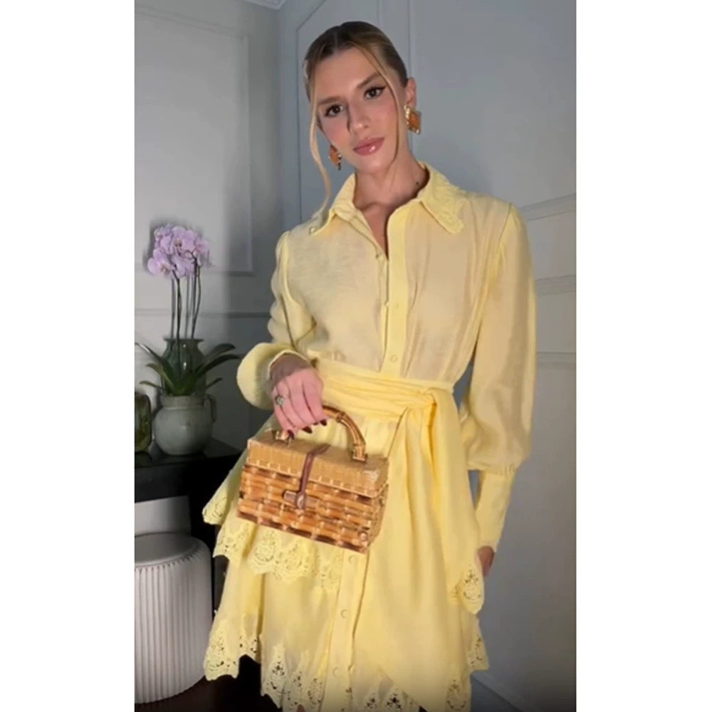 Damen Leichtes Hemdblusenkleid mit Broderie-Anglaise Saum und Wickelgürtel Nord Taschen