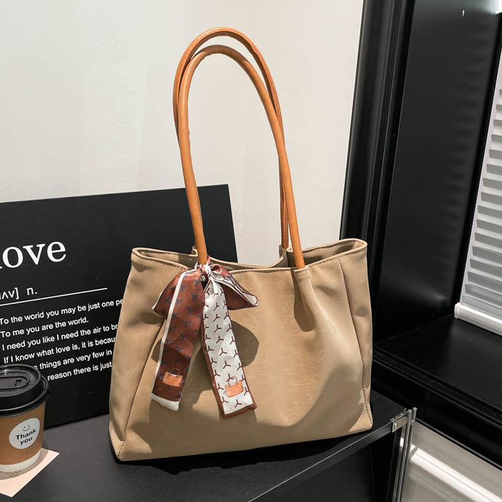 Damen Shopper-Tasche mit eleganten Details und modischem Halstuch Nord Taschen