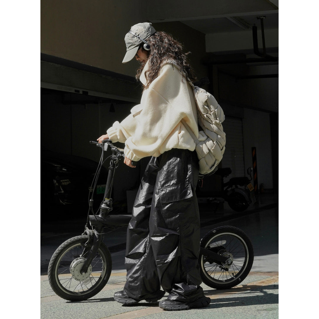 Damen Weite Nylon‑Cargo‑Palazzohose mit hoher Taille, Tunnelzug und aufgesetzten Utility‑Taschen Nord Taschen