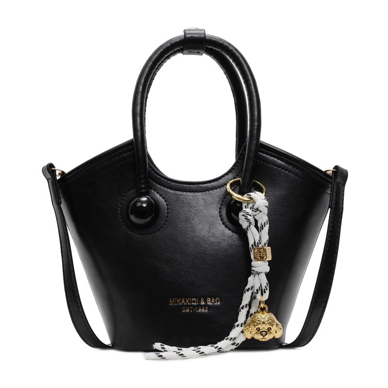 Damen Handtasche im modernen Design mit abnehmbarem Schlüsselanhänger | Nord Taschen