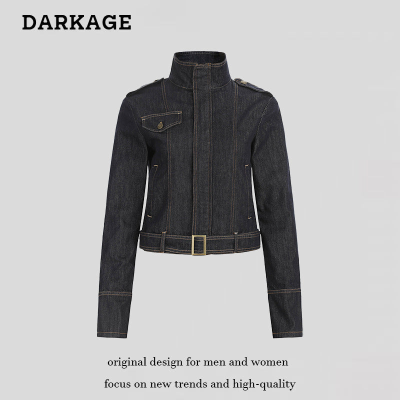 Damen taillierte Jeansjacke mit hohem Stehkragen, Taillengürtel und Schulterpatten Nord Taschen