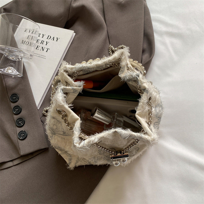 Damen trendige Tasche mit verspieltem Pelz-Detail Nord Taschen