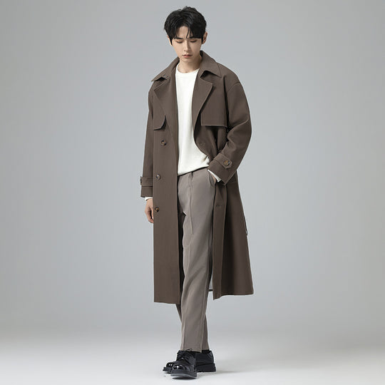 Herren Trenchcoat im minimalistischen Doppelreiher mit breitem Schalkragen und Taillengürtel Nord Taschen