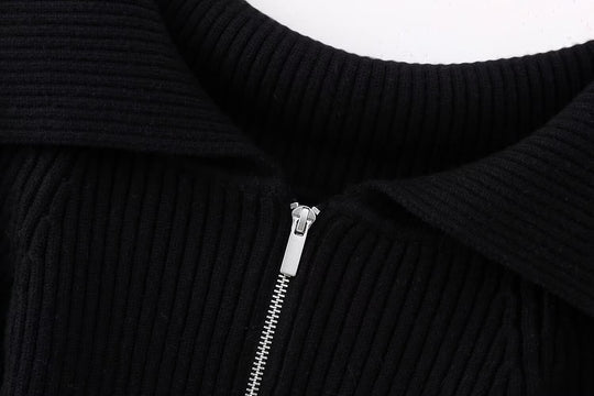 Damen Kurz geschnittene Rippenstrick-Jacke mit weitem Carmenkragen und durchgehendem Reißverschluss Nord Taschen