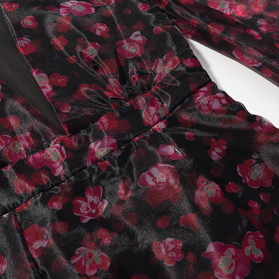 Damen Florales Chiffon-Minikleid mit tiefem V‑Ausschnitt, Rüschenstufen und Trompetenärmeln Nord Taschen