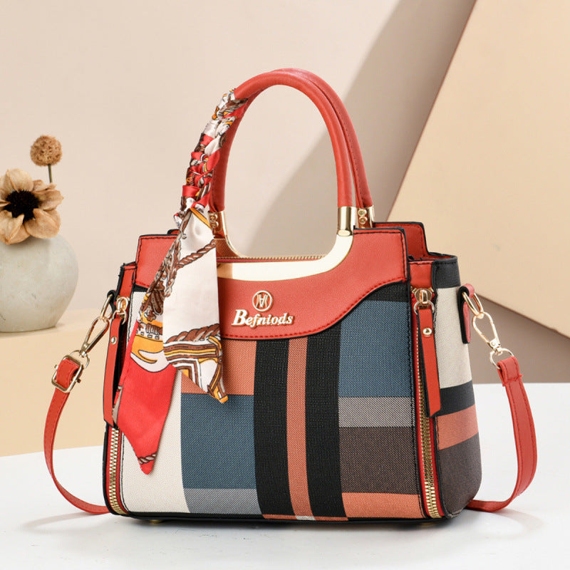 Damen Handtasche mit modernem Karomuster und elegantem Seiden-Schal Nord Taschen