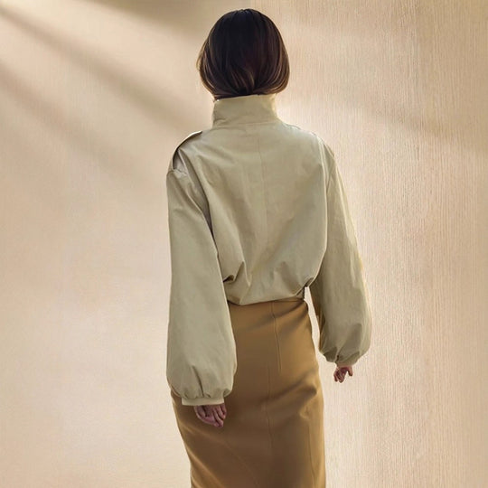 Damen Kurzbluse-Trench mit Stehkragen, Schulterpatten und Ballonärmeln Nord Taschen