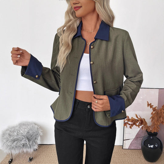 Damen Kurzblazer mit Kontrastpaspel, Umlegekragen und Zierknöpfen Nord Taschen