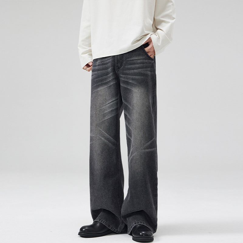 Herren Weite Denim-Jeans im Retro-Workwear-Look mit markanten Whisker- und Faltenakzenten Nord Taschen