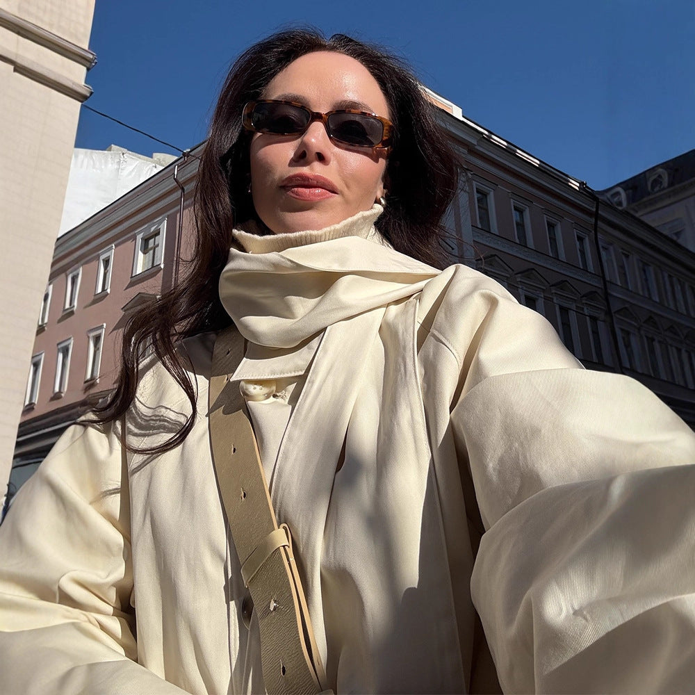 Damen Kurzer Oversize-Trench mit hohem Stehkragen, verdeckter Knopfleiste & weiten Manschetten Nord Taschen