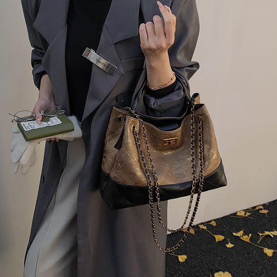 Damen elegante Handtasche mit edlen Kunstleder-Elementen Nord Taschen