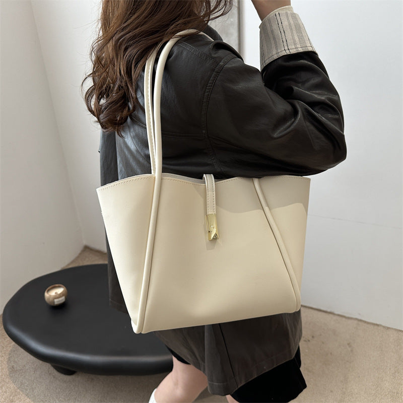 Damen elegante Tragetasche mit goldenen Akzenten Nord Taschen