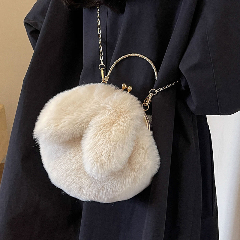 Damen Plüsch Handtasche mit goldenen Akzenten und abnehmbarem Kettenriemen Nord Taschen