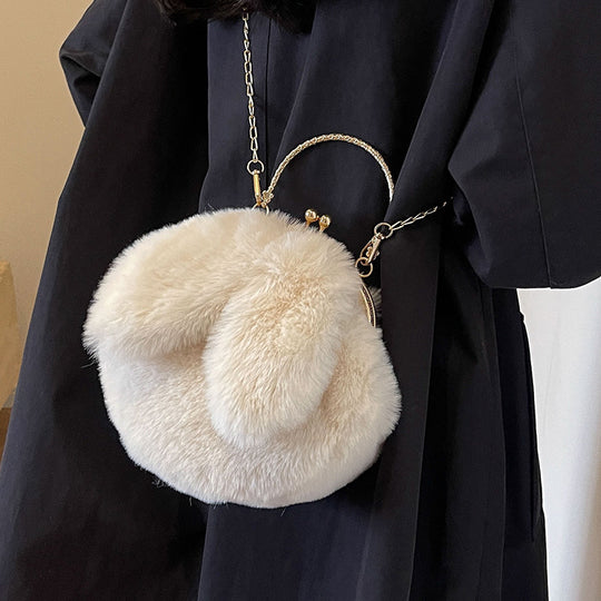 Damen Plüsch Handtasche mit goldenen Akzenten und abnehmbarem Kettenriemen Nord Taschen