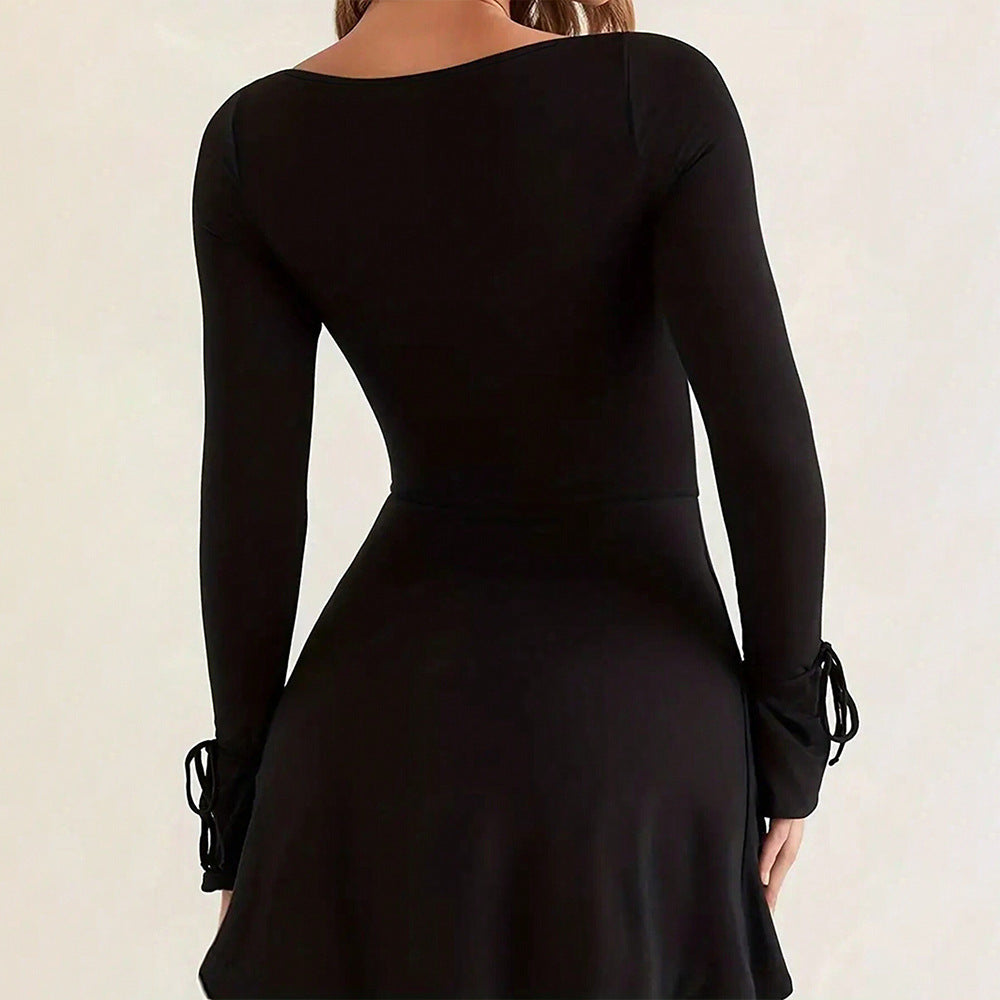 Damen figurbetontes Minikleid mit quadratischem Ausschnitt langen Ärmeln Bindbändern an den Ärmelabschlüssen und seitlichem Schlitz Nord Taschen