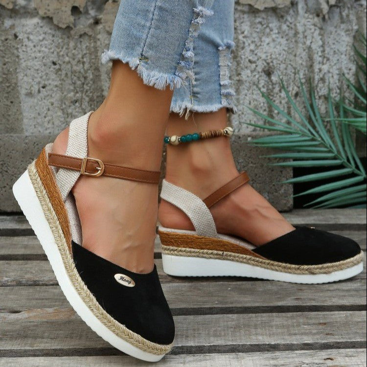 Damen Wedge-Sandalen mit geflochtenem Riemendesign und komfortablem Fußbett