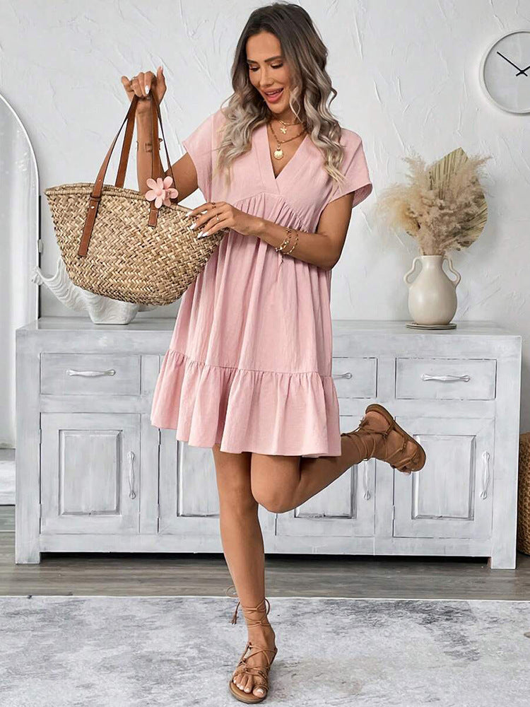 Damen kurzes Sommerkleid mit tiefem V-Ausschnitt und Rüschensaum