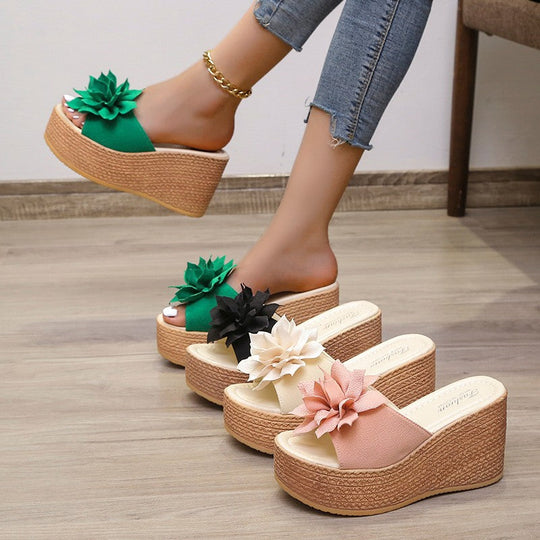 Damen Wedge-Sandalen mit floralen Applikationen und bequemem Fußbett Nord Taschen