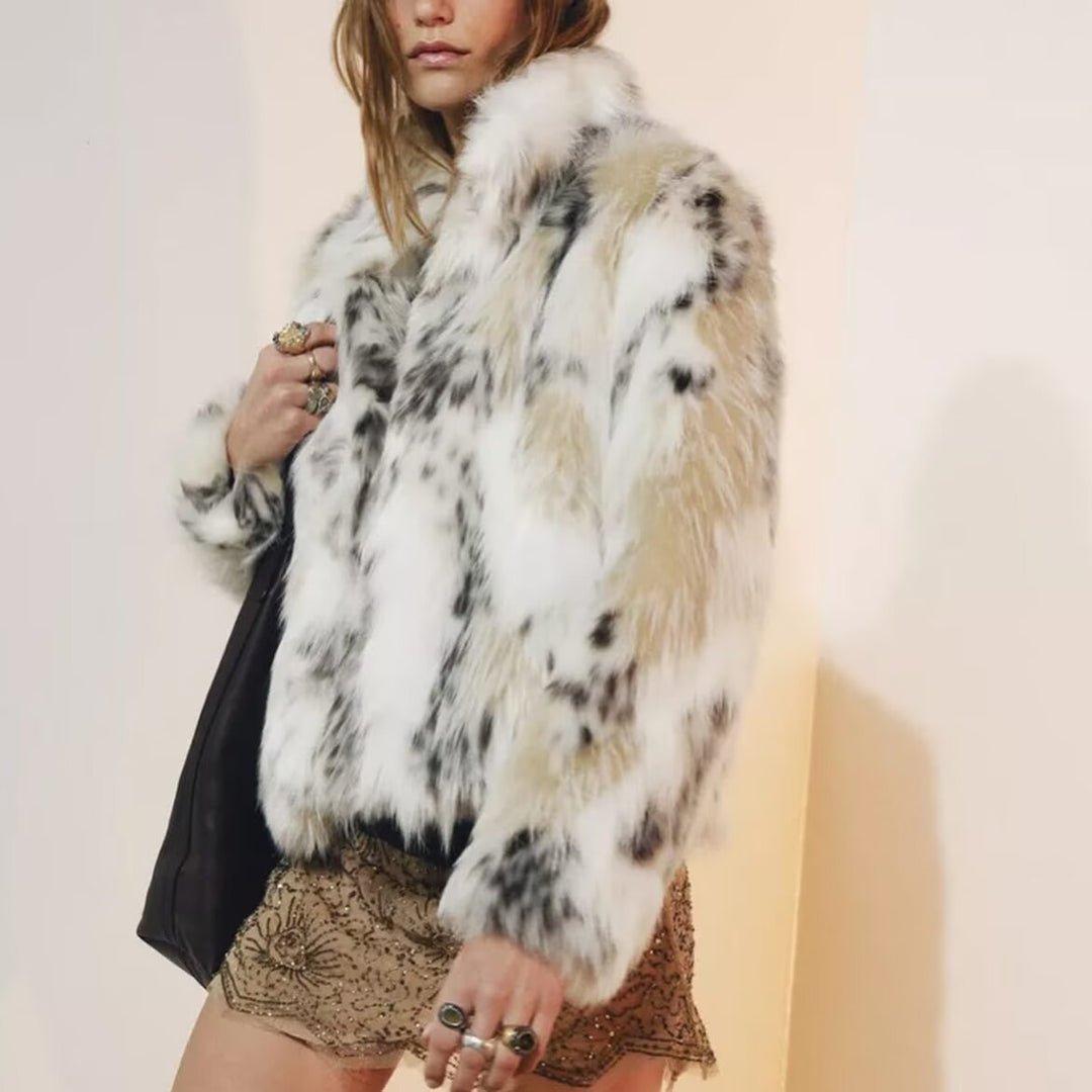 Damen Kurze Kunstfelljacke im Patchfell-Look mit hohem Stehkragen Nord Taschen