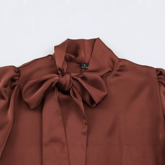 Damen Zweiteiliges Satin-Set mit Schleifenbluse und Plissee-Culotte Nord Taschen