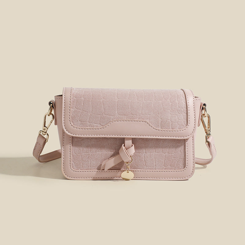 Damen Umhängetasche mit luxuriösem Wildlederakzent und eleganter Klappenöffnung Nord Taschen