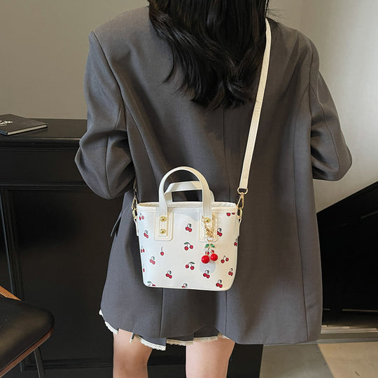 Damen verspielte Mini-Tasche mit lustigem Kirschmotiv Nord Taschen