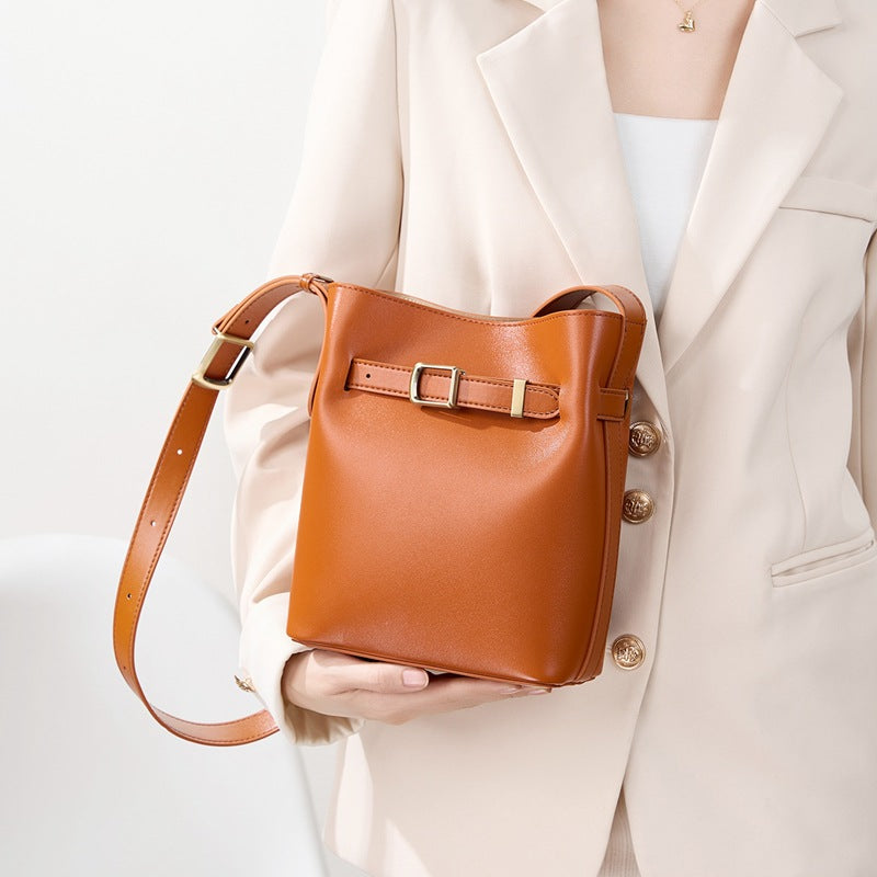 Damen praktische Ledertasche im minimalistischen Stil Nord Taschen
