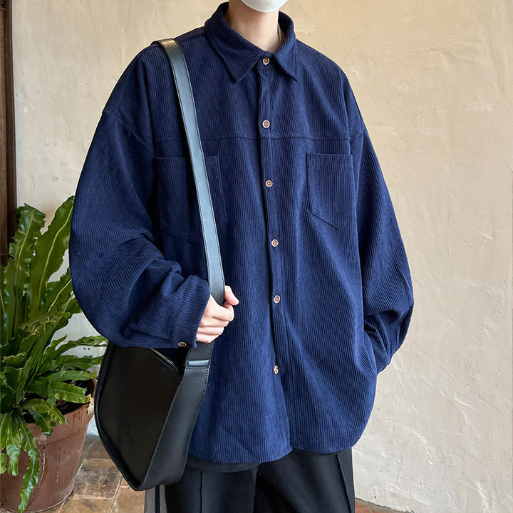 Herren oversized Kordhemdjacke mit aufgesetzten Brusttaschen, abgerundetem Saum und lockerer Silhouette Nord Taschen