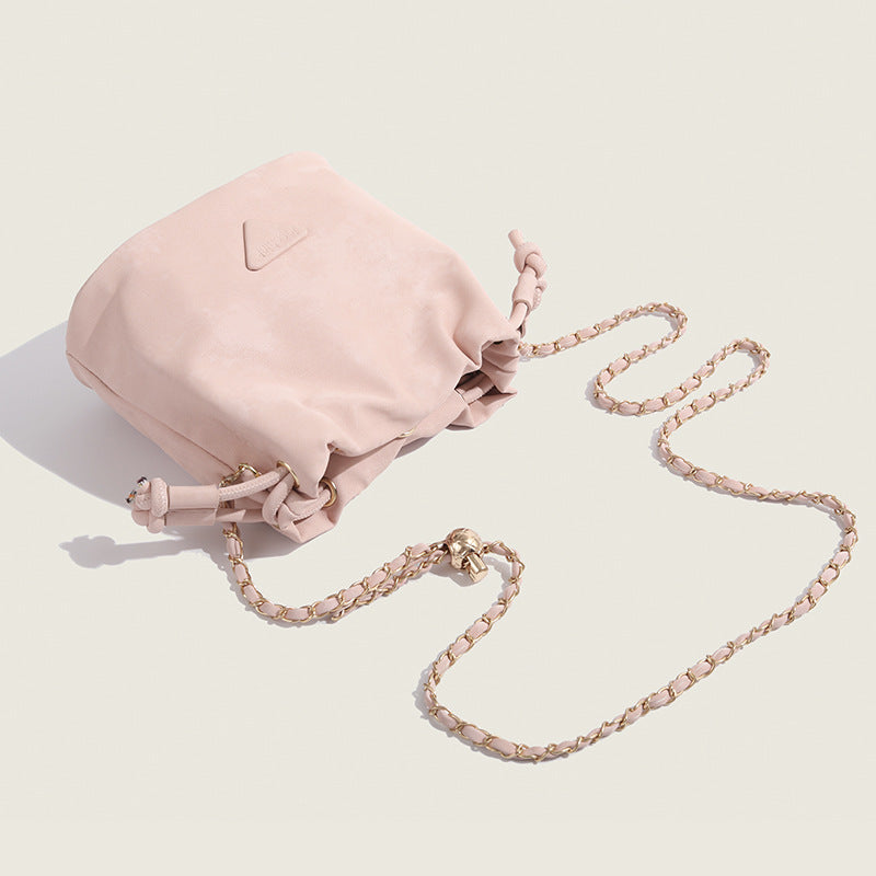 Damen Hobo-Tasche mit luxuriösem Veloursleder und eleganter Kettenverzierung Nord Taschen