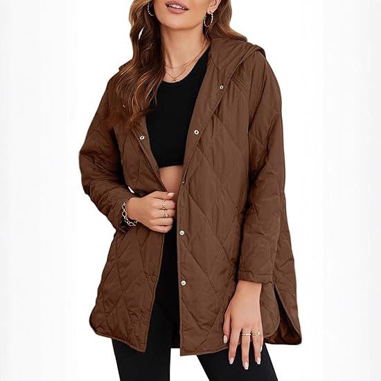 Damen gesteppte Kapuzenjacke mit Druckknopfleiste, seitlichen Schlitzen und mittlerer Länge Nord Taschen