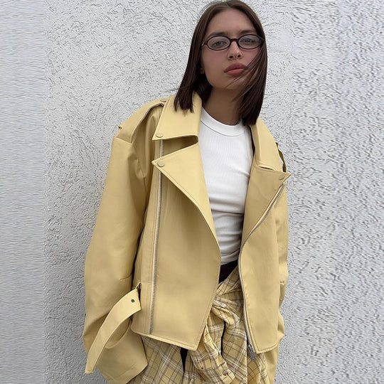 Damen Oversize-Bikerjacke aus veganem Lederimitat mit großem Revers und Taillengürtel Nord Taschen