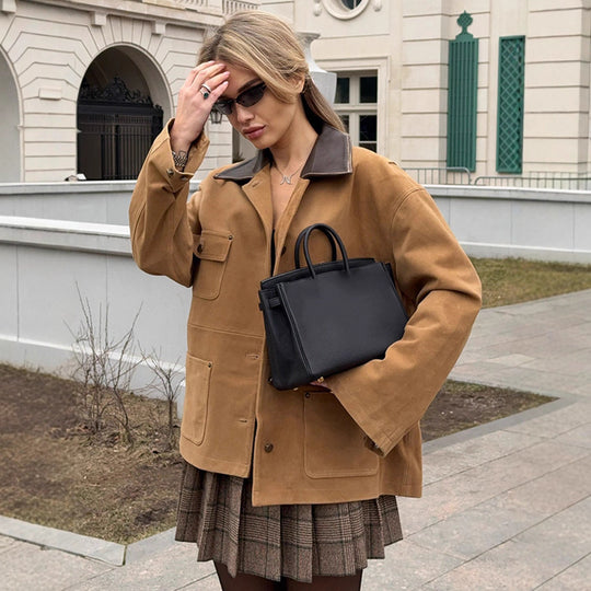 Damen Boxy Kurzjacke aus Veloursleder‑Optik mit Kontrastkragen & Pattentaschen Nord Taschen